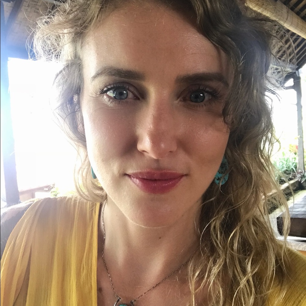 Meet your Posher, Destiny